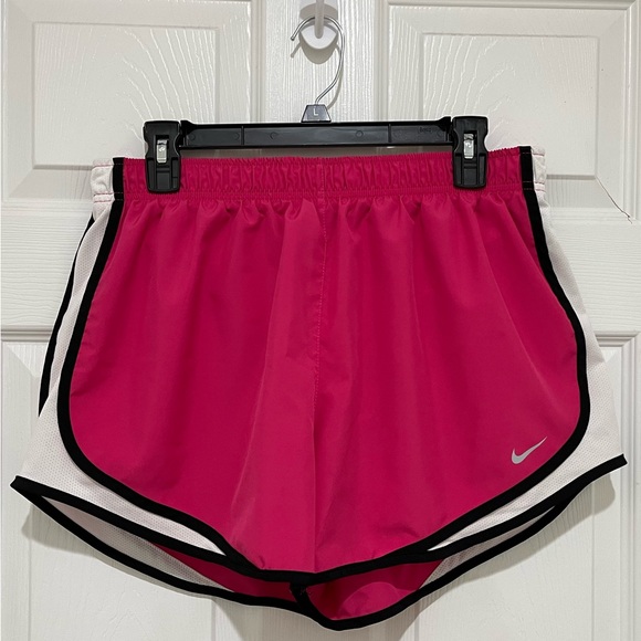 Women’s Clothes Nike Running Shorts Magenta Pink Size XL - Picture 3 of 7